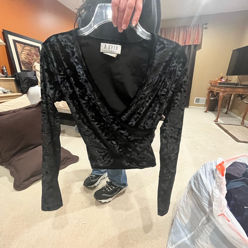black long sleeve going out top